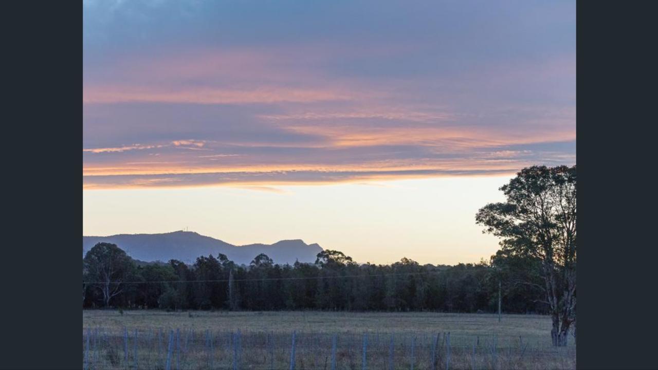 Lovedale Red Gum Cottage ภายนอก รูปภาพ